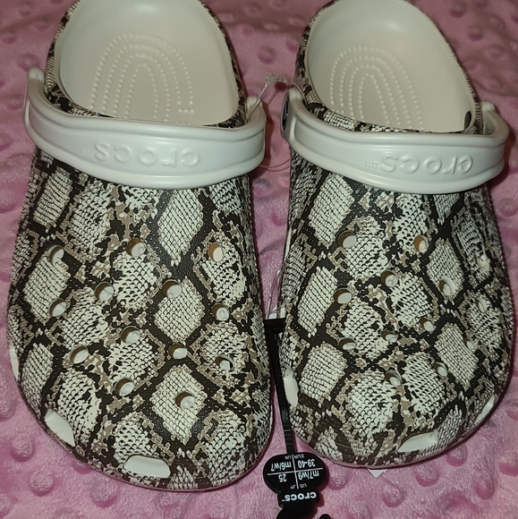 Crocs - Picture 3 of 12